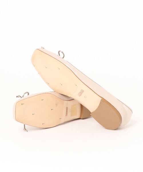 inter-chaussures(インターショシュール)の「【INTER-CHAUSSURES】リボン付きスクエアフラットパンプス(I31511/I1511A)(パンプス・レディース・ベージュ系その他/シルバー/ブラック系その他・35/36/37/38/39)」の5枚目の写真