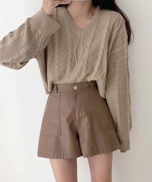LAC-VERT(ラック・ヴェール)の「フェイクレザーショートパンツ(その他パンツ・レディース・ブラック/カーキ・L/M)」の4枚目の写真