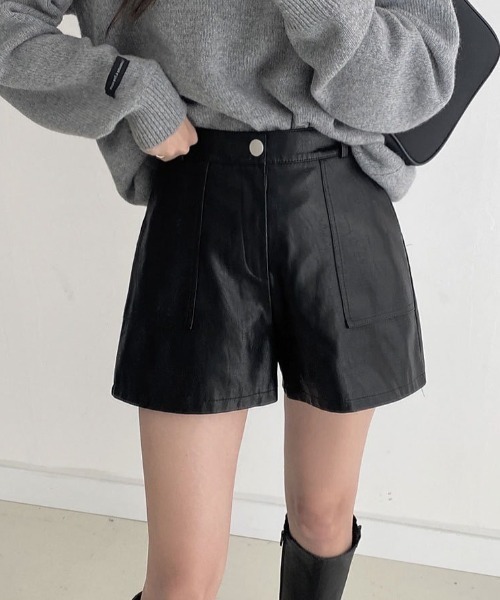 LAC-VERT(ラック・ヴェール)の「フェイクレザーショートパンツ(その他パンツ・レディース・ブラック/カーキ・L/M)」の6枚目の写真