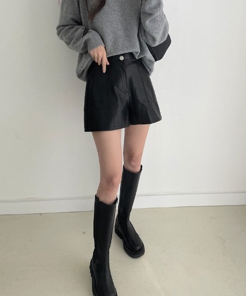 LAC-VERT(ラック・ヴェール)の「フェイクレザーショートパンツ(その他パンツ・レディース・ブラック/カーキ・L/M)」の12枚目の写真