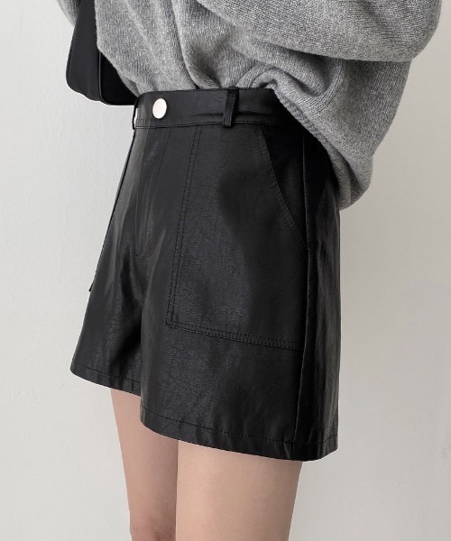LAC-VERT(ラック・ヴェール)の「フェイクレザーショートパンツ(その他パンツ・レディース・ブラック/カーキ・L/M)」の14枚目の写真