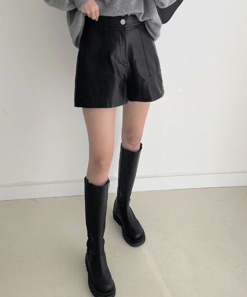 LAC-VERT(ラック・ヴェール)の「フェイクレザーショートパンツ(その他パンツ・レディース・ブラック/カーキ・L/M)」の15枚目の写真