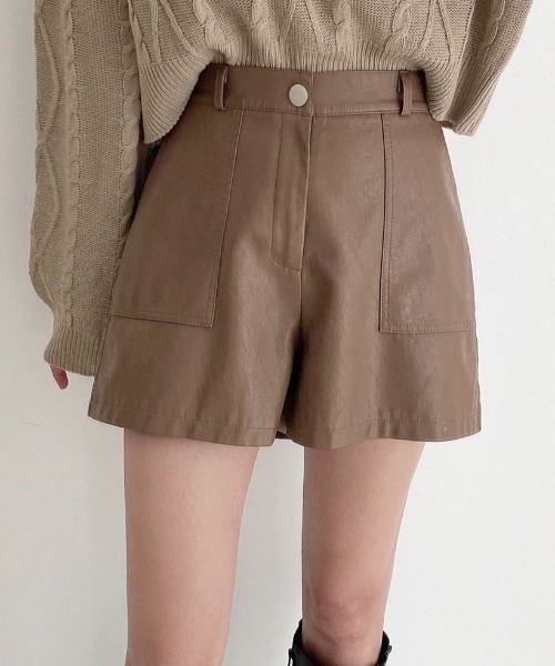 LAC-VERT(ラック・ヴェール)の「フェイクレザーショートパンツ(その他パンツ・レディース・ブラック/カーキ・L/M)」の11枚目の写真