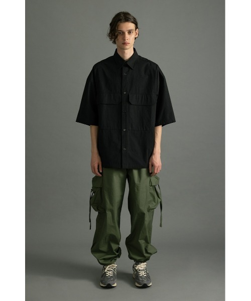 STYLEMIXER(スタイルミキサー)の「カッティングポケットシャツ(シャツ/ブラウス・メンズ・ブラック/ライトベージュ・MEDIUM/LARGE)」の10枚目の写真