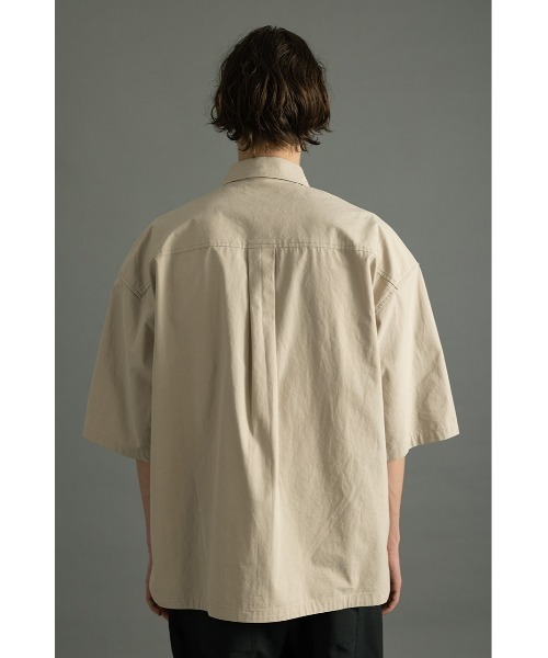 STYLEMIXER(スタイルミキサー)の「カッティングポケットシャツ(シャツ/ブラウス・メンズ・ブラック/ライトベージュ・MEDIUM/LARGE)」の9枚目の写真