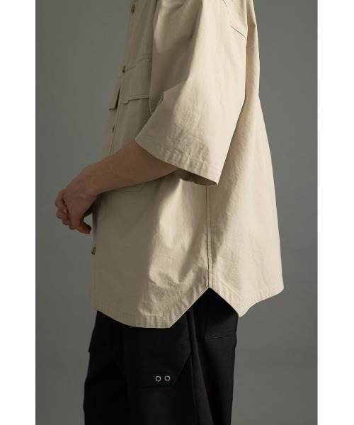 STYLEMIXER(スタイルミキサー)の「カッティングポケットシャツ(シャツ/ブラウス・メンズ・ブラック/ライトベージュ・MEDIUM/LARGE)」の18枚目の写真