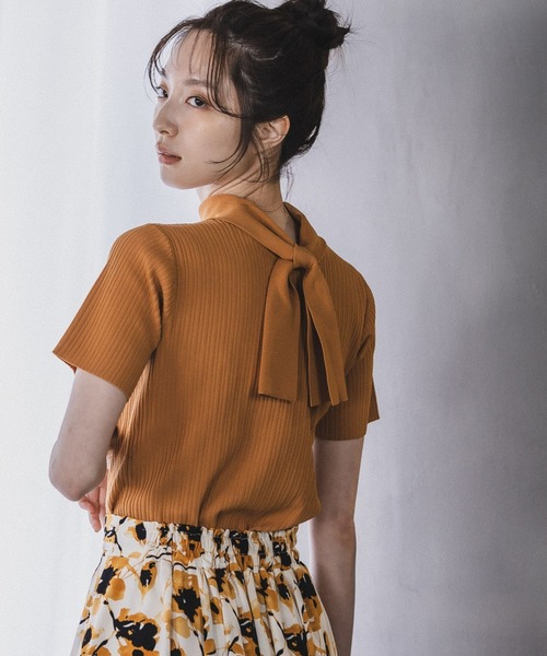 Andemiu(アンデミュウ)の「2WAYボウタイニット196556(ニット/セーター・レディース・オフホワイト/チャコール/オレンジ・FREE)」の3枚目の写真