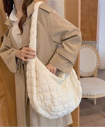 folka | 【Maison Select メゾンセレクト CAWAII BAG selction カワイイ バッグ セレクション 】MC シャーリズ「キルティングオーバーサイズショルダーバッグ」ポップコーンバッグ/キルティング柄がおしゃれなショルダーバッグ。(ショルダーバッグ)