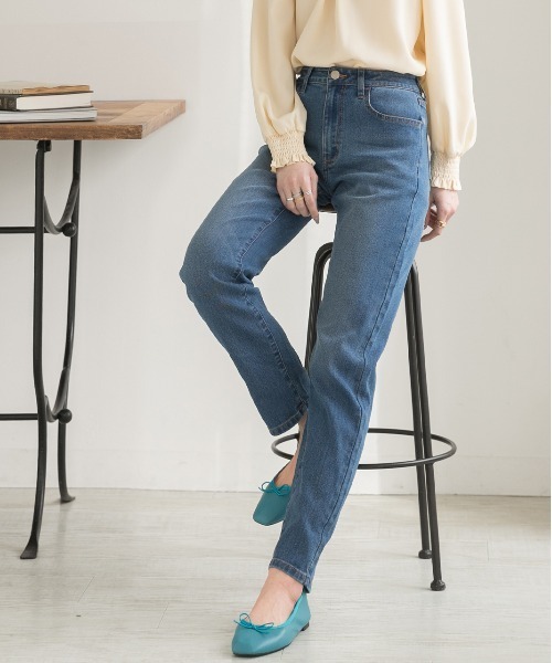 ad thie(アドティエ)の「ストレッチストレートデニム(デニムパンツ・レディース・ダークブルー/ライトインディゴブルー/スカイブルー・SMALL/MEDIUM/LARGE)」の5枚目の写真