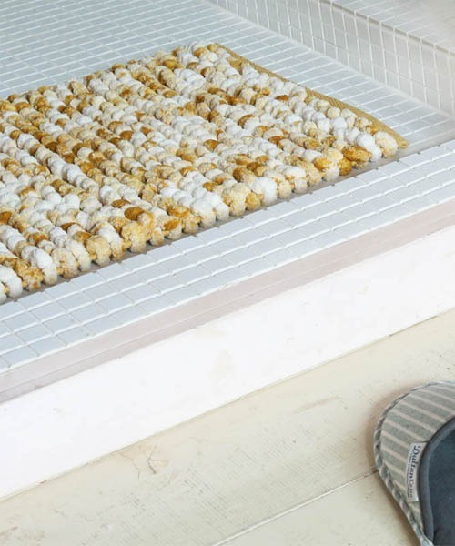 DULTON（ダルトン）の「CHENILLE HANDLOOM MAT 40×60/バスマット（ラグ/マット・メンズ・ワインレッド/イエロー/グレー・FREE）」の6枚目の写真