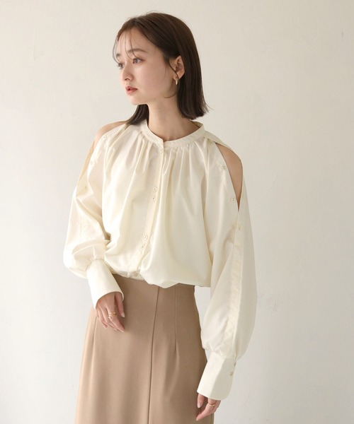 CLEIO（クレイオ）の「【CLEIO】肩スリットブラウス（シャツ/ブラウス・レディース・モカ/ネイビー/アイボリー・FREE）」の17枚目の写真