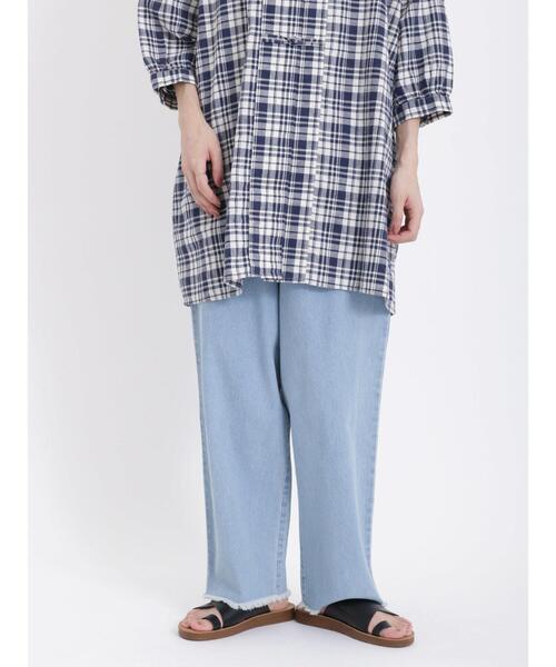 Samansa Mos2(サマンサ モスモス)の「デニムイージーテーパードパンツ(デニムパンツ・レディース・ブルー/サックスブルー・F)」の12枚目の写真