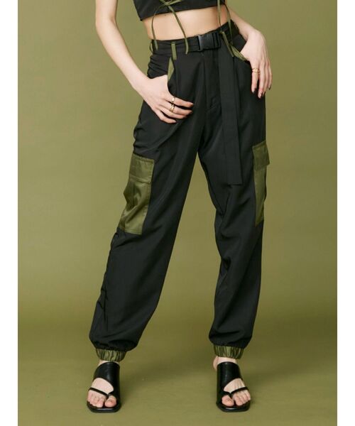 EVRIS(エヴリス)の「サテンパッチワークパンツ【セットアップ着用可能】(その他パンツ・レディース・ブラック/ブルー/カーキ・FREE)」の6枚目の写真