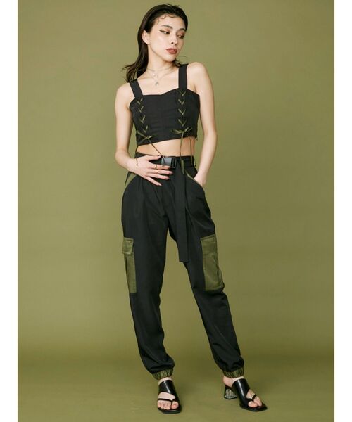 EVRIS(エヴリス)の「サテンパッチワークパンツ【セットアップ着用可能】(その他パンツ・レディース・ブラック/ブルー/カーキ・FREE)」の9枚目の写真