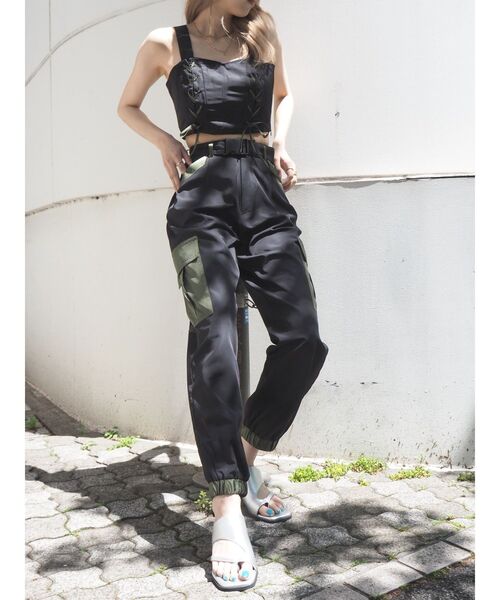 EVRIS(エヴリス)の「サテンパッチワークパンツ【セットアップ着用可能】(その他パンツ・レディース・ブラック/ブルー/カーキ・FREE)」の15枚目の写真