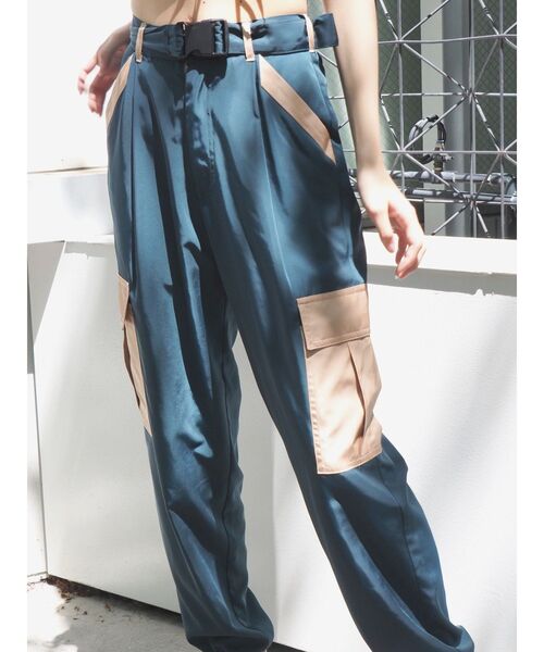 EVRIS(エヴリス)の「サテンパッチワークパンツ【セットアップ着用可能】(その他パンツ・レディース・ブラック/ブルー/カーキ・FREE)」の16枚目の写真