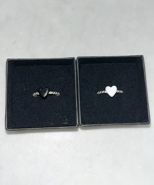 EDIT. FOR LULU（エディットフォールル）の「【momocreatura/モモクリアチュラ】Enamel Heart Ring（リング・レディース・ブラック・11）」の4枚目の写真