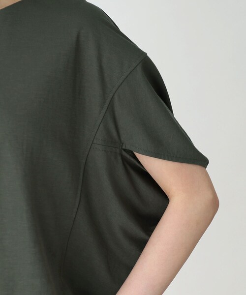 THE SHOP TK (ザ ショップ ティーケー )の「◆【腕周りカバー】バルーンシルエットプルオーバー(Tシャツ/カットソー・レディース・ブラック/ダークオリーブ/ホワイト系・99)」の17枚目の写真