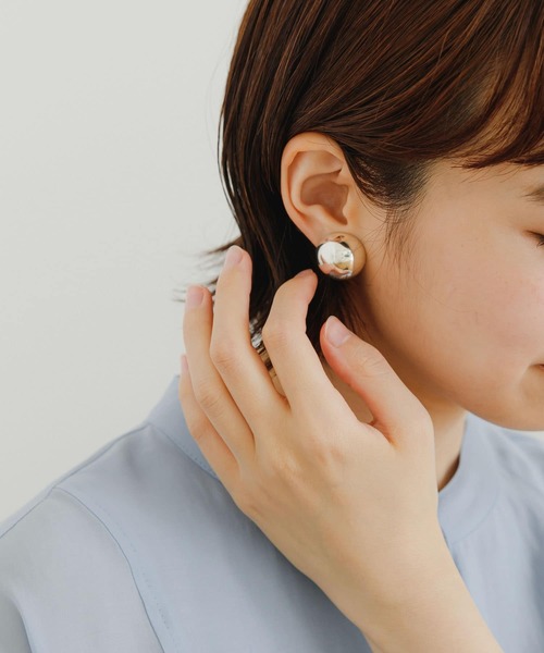 URBAN RESEARCH（アーバンリサーチ）の「BALLイヤリング（イヤリング・レディース・シルバー・-）」の3枚目の写真