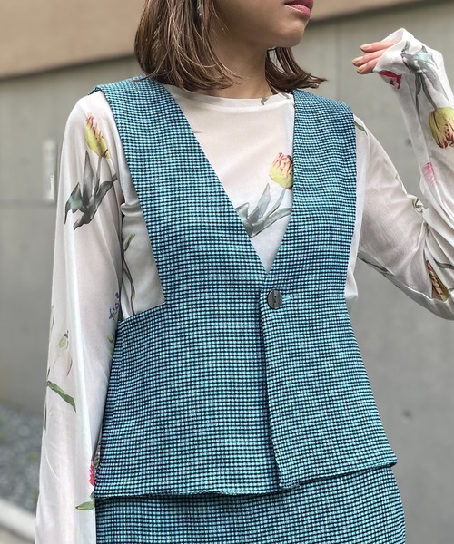 mi via loca(ミヴィアロカ)の「【2WAY】チェック柄シャーリング ビスチェ・ベスト(ベスト・レディース・ライム/ブルー/ネイビー/ピンク・FREE)」の11枚目の写真