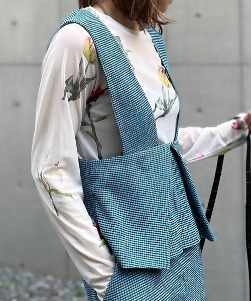 mi via loca(ミヴィアロカ)の「【2WAY】チェック柄シャーリング ビスチェ・ベスト(ベスト・レディース・ライム/ブルー/ネイビー/ピンク・FREE)」の6枚目の写真