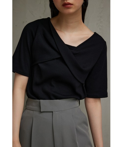 AZUL by moussy(アズールバイマウジー)の「フロントツイストリブトップス(Tシャツ/カットソー・レディース・オフホワイト/ブラック/ボルドー・SMALL/MEDIUM)」の3枚目の写真