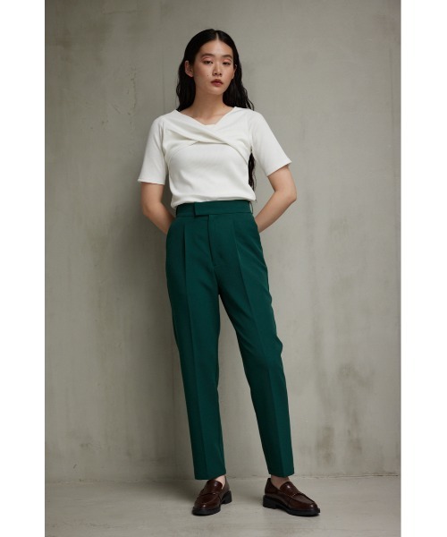 AZUL by moussy(アズールバイマウジー)の「フロントツイストリブトップス(Tシャツ/カットソー・レディース・オフホワイト/ブラック/ボルドー・SMALL/MEDIUM)」の6枚目の写真