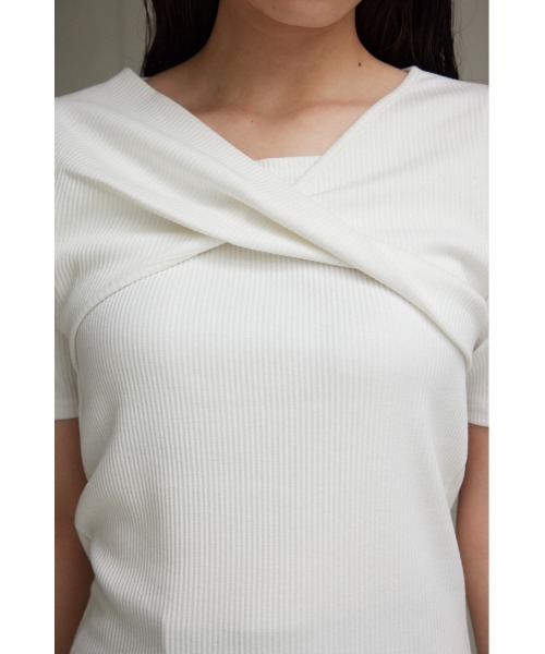 AZUL by moussy(アズールバイマウジー)の「フロントツイストリブトップス(Tシャツ/カットソー・レディース・オフホワイト/ブラック/ボルドー・SMALL/MEDIUM)」の10枚目の写真