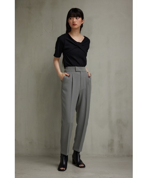 AZUL by moussy(アズールバイマウジー)の「フロントツイストリブトップス(Tシャツ/カットソー・レディース・オフホワイト/ブラック/ボルドー・SMALL/MEDIUM)」の15枚目の写真