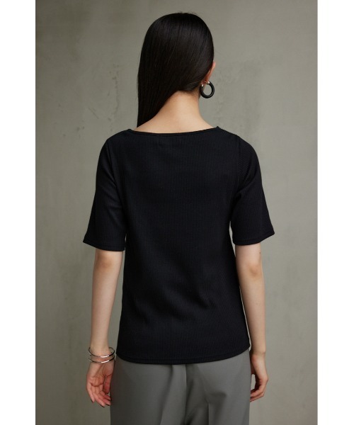 AZUL by moussy(アズールバイマウジー)の「フロントツイストリブトップス(Tシャツ/カットソー・レディース・オフホワイト/ブラック/ボルドー・SMALL/MEDIUM)」の18枚目の写真