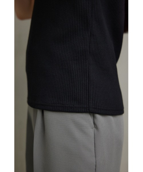 AZUL by moussy(アズールバイマウジー)の「フロントツイストリブトップス(Tシャツ/カットソー・レディース・オフホワイト/ブラック/ボルドー・SMALL/MEDIUM)」の21枚目の写真