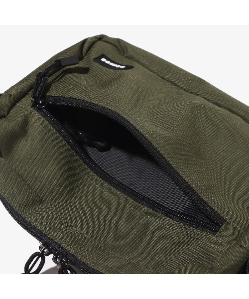 atmos/atmos girls(アトモスアトモスガール)の「atmos Shoulder Small Bag / アトモス ショルダー スモール バック(ショルダーバッグ・メンズ・ブラック/オリーブ・ONE SIZE)」の5枚目の写真