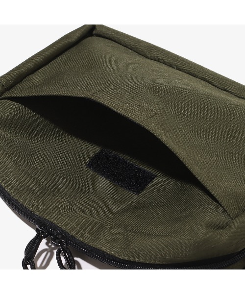 atmos/atmos girls(アトモスアトモスガール)の「atmos Shoulder Small Bag / アトモス ショルダー スモール バック(ショルダーバッグ・メンズ・ブラック/オリーブ・ONE SIZE)」の7枚目の写真