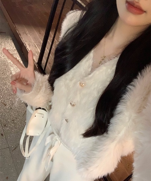 DIAVEL(ディアベル)の「ボタンハートデザイン シャギーニットカーディガン(カーディガン/ボレロ)」 WEAR