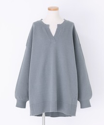 キーネック×ぽわん袖ニット