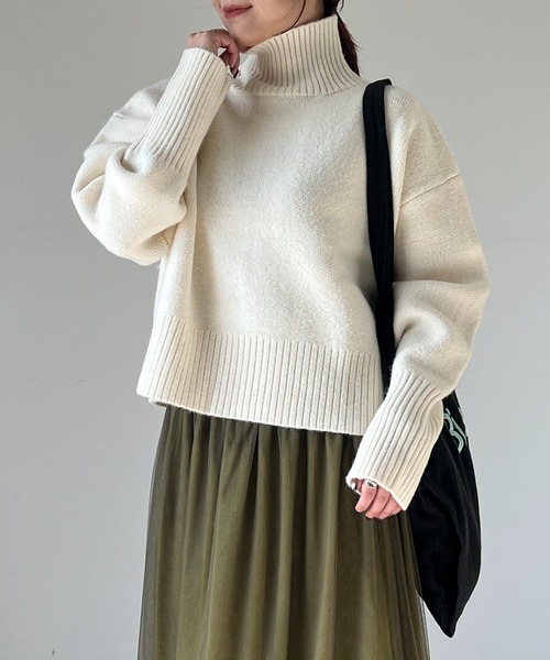 un dix cors（アンディコール）の「後ろスリットタートルニット（ニット/セーター・レディース・チャコールグレー/オフホワイト/ミント・FREE）」の4枚目の写真