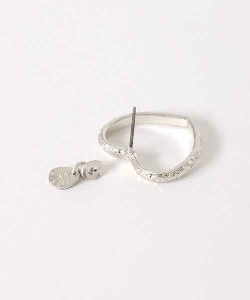 Cepica（セピカ）の「【LIMITED NUMBER / リミテッドナンバー】アシメトリーハートピアス（ピアス（両耳用）・レディース・シルバー/ゴールド・FREE）」の9枚目の写真