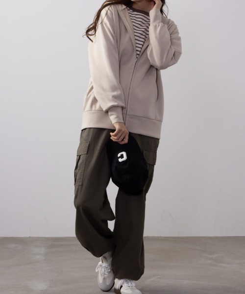 NAVY（ネイビー）の「NAVY きれい見えダンボールジップパーカー（パーカー・レディース・ブラック/ピンク/アイボリー/ライトベージュ・M/L/S/XL）」の13枚目の写真