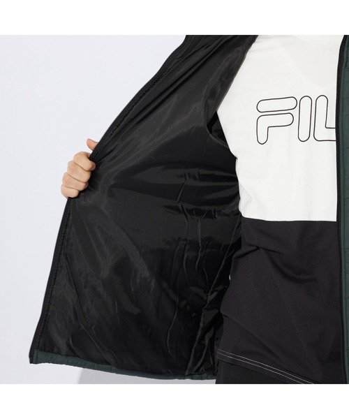 FILA(フィラ)の「FILA フィラ ブランド ロゴ 軽量 厚手 中綿 スタンドジャケット ジャンパー(ブルゾン・メンズ・パープル/ネイビー/ブラック/カーキ・M/L/LL)」の22枚目の写真