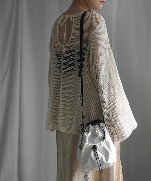 minia（ミニア）の「シャカシャカ素材の巾着ショルダーバッグ（ハンドバッグ・レディース・ホワイト/ブラック/カーキ・FREE）」の20枚目の写真