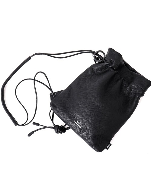 waku（ワク）の「【waku/ワク】レザー巾着ミニショルダーバッグ (WK-0030)（ショルダーバッグ・メンズ・ブラック・FREE）」の4枚目の写真