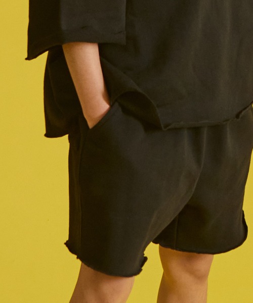 PAIRMANON STREET（ペアマノンストリート）の「【PAIRMANON STREET】裏毛 無地 ヘンリーネック 半袖 ハーフパンツ セットアップ（セットアップ・キッズ・ネイビー/レッド/グレー/ブラック・110/90/120/150/130/140/100）」の7枚目の写真