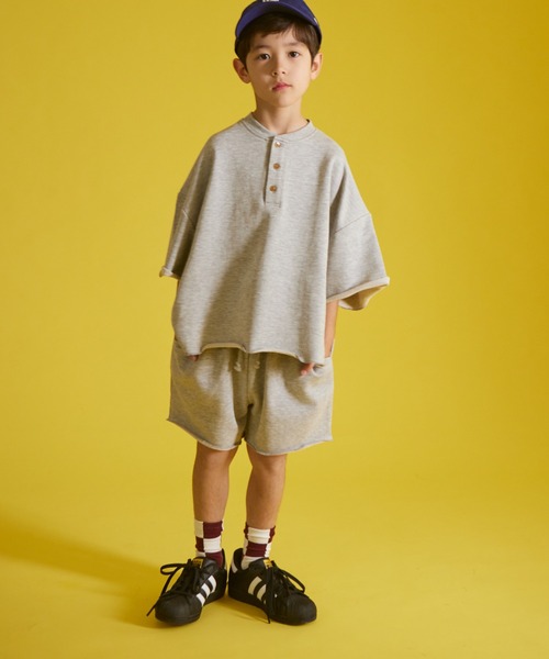 PAIRMANON STREET（ペアマノンストリート）の「【PAIRMANON STREET】裏毛 無地 ヘンリーネック 半袖 ハーフパンツ セットアップ（セットアップ・キッズ・ネイビー/レッド/グレー/ブラック・110/90/120/150/130/140/100）」の12枚目の写真