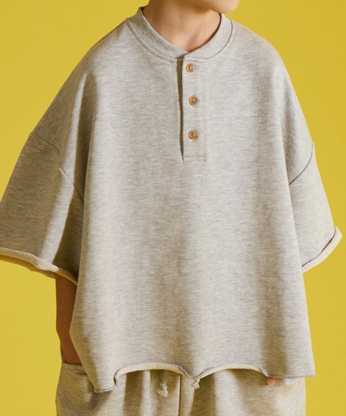 PAIRMANON STREET（ペアマノンストリート）の「【PAIRMANON STREET】裏毛 無地 ヘンリーネック 半袖 ハーフパンツ セットアップ（セットアップ・キッズ・ネイビー/レッド/グレー/ブラック・110/90/120/150/130/140/100）」の16枚目の写真