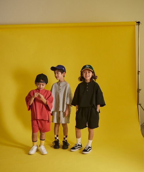 PAIRMANON STREET（ペアマノンストリート）の「【PAIRMANON STREET】裏毛 無地 ヘンリーネック 半袖 ハーフパンツ セットアップ（セットアップ・キッズ・ネイビー/レッド/グレー/ブラック・110/90/120/150/130/140/100）」の17枚目の写真