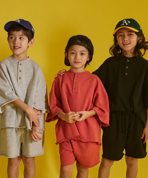 PAIRMANON STREET（ペアマノンストリート）の「【PAIRMANON STREET】裏毛 無地 ヘンリーネック 半袖 ハーフパンツ セットアップ（セットアップ・キッズ・ネイビー/レッド/グレー/ブラック・110/90/120/150/130/140/100）」の18枚目の写真