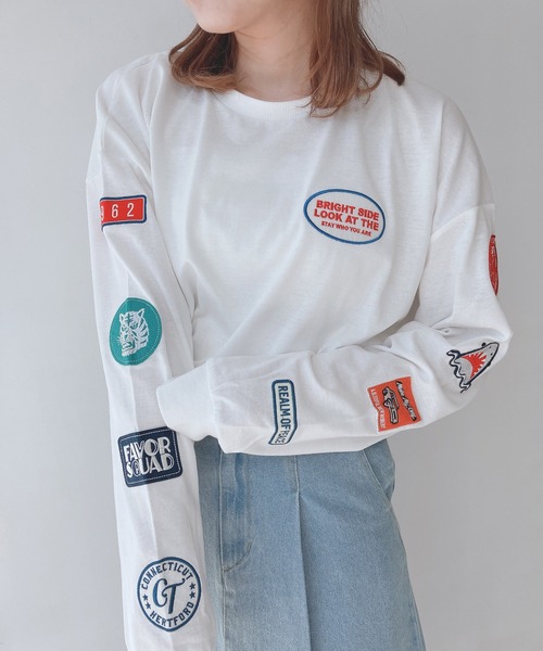 AS KNOW AS plus（アズノゥアズプラス）の「◎アソートワッペンロンT【UNISEX ITEM】（Tシャツ/カットソー・レディース・スミクロ/オートミール/ミント/オフホワイト/ダークグリーン/サックスブルー系/アイボリー系/ブラック系/ホワイト系/ホワイト系1/ダークグリーン系1/ブラック系1/アイボリー系1/ダークグリーン系2/ブラック系2/ホワイト系2/アイボリー系2・FREE）」の3枚目の写真