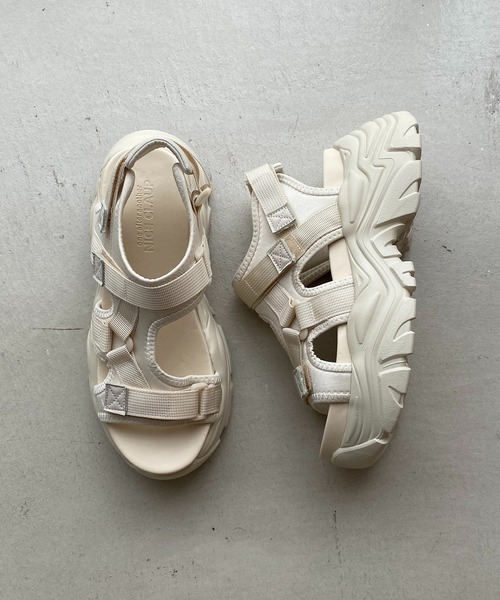 one after another NICE CLAUP（ワンアフターアナザーナイスクラップ）の「厚底スポーツサンダル（サンダル・レディース・アイボリー/ブラック/ホワイト・S/M/L）」の3枚目の写真