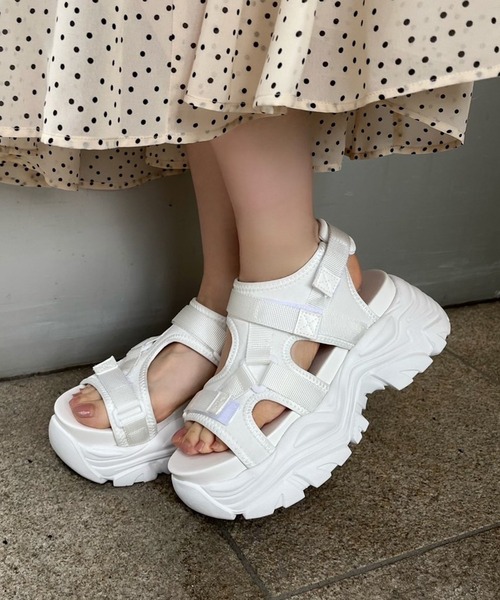 one after another NICE CLAUP（ワンアフターアナザーナイスクラップ）の「厚底スポーツサンダル（サンダル・レディース・アイボリー/ブラック/ホワイト・S/M/L）」の4枚目の写真