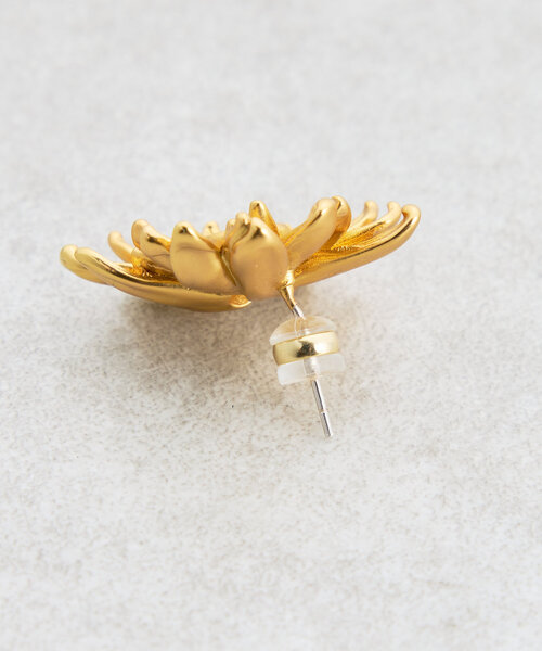 BEARDSLEY(ビアズリー)の「花ピアス(ひまわり)(ピアス(両耳用)・レディース・ゴールド・FREE)」の5枚目の写真